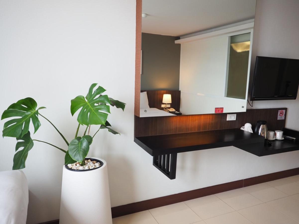 Pb Grand Hotel Hat Yai Bagian luar foto