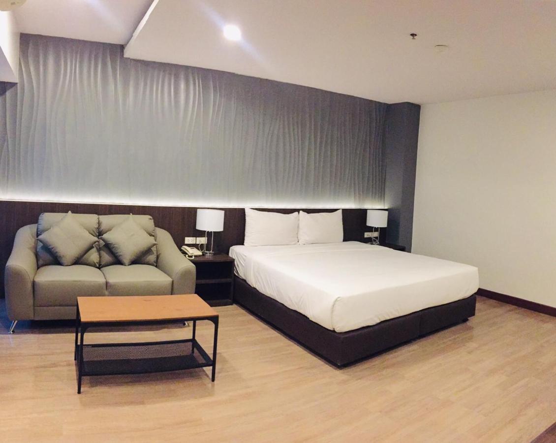 Pb Grand Hotel Hat Yai Bagian luar foto
