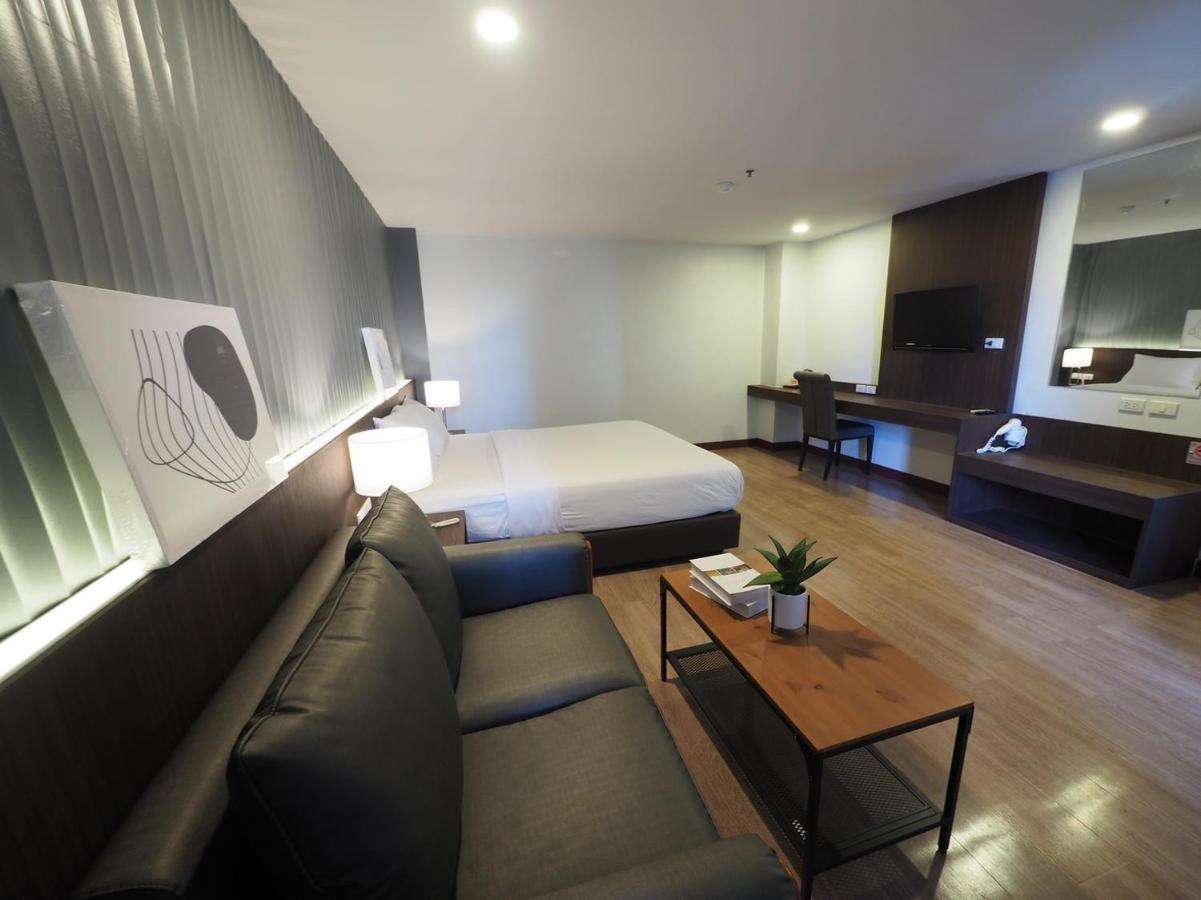 Pb Grand Hotel Hat Yai Bagian luar foto
