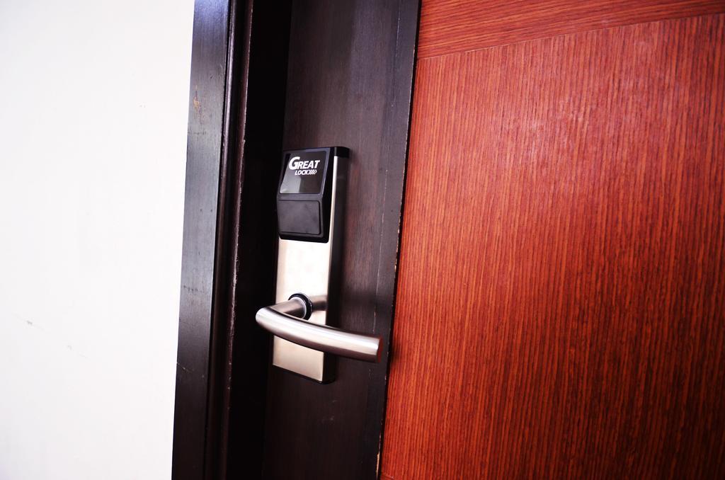 Pb Grand Hotel Hat Yai Bagian luar foto